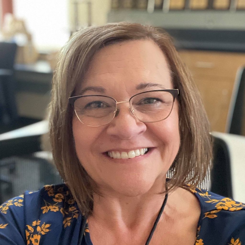 Annette Lindquist headshot